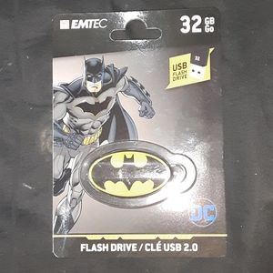 DC Batman 32GB flash drive